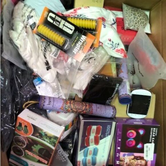 Amazon Returns Mystery Box - Lot of 10 Assorted Items - Picture 4 of 6